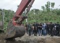 Tidak Hanya Janji, Bupati Warsubi Realisasikan Perbaikan Jalan Rusak di Kedungdendeng, Anggarkan 2 Miliar untuk Pengecoran