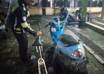 Pesepeda Tertabrak Motor di Gudo Jombang, Satu Orang Luka Ringan