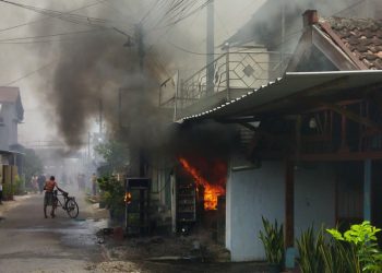 Uap Bensin Diduga Picu Kebakaran Toko Kelontong di Ploso Jombang