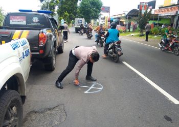 Pengendara Motor Tewas Usai Tabrakan dengan Truk di Jalan Raya Blimbing Gudo Jombang