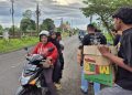 Karang Taruna Rejosari Plosokerep Jombang Bagikan Takjil hingga Bersih Masjid saat Ramadhan
