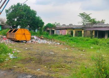 Pasar Wisata Peterongan Jombang Terbengkalai, Halaman Depan Jadi Tempat Pembuangan Sampah