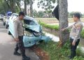 Kronologi Mobil Xenia Tabrak Pohon di Gudo Jombang, Mobil Oleng hingga Keluar Jalur