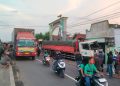 Truk Hino Tabrak Pick Up di Jombang, Sopir Terjepit dan Dilarikan ke Rumah Sakit