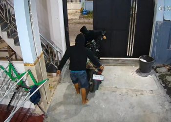 Dua Sepeda Motor Penghuni Kos di Diwek Jombang Raib Digondol Maling, Aksi Pelaku Terekam CCTV