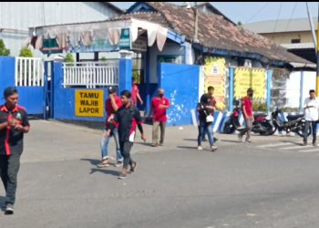 1.000 Buruh Pabrik Kayu Lapis di Jombang Akan di PHK Massal, Perusahaan Sedang Melakukan Efisiensi
