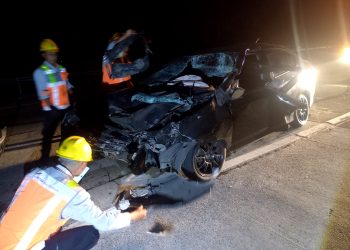 Sedan Honda City Tabrak Belakang Truk Gandeng di Tol Jombang-Mojokerto, Satu Penumpang Tewas