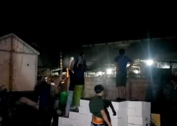 Puluhan Warga Sumobito Jombang Gerudug Pabrik Pengolahan Plastik, Protes Dugaan Pencemaran Lingkungan