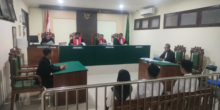 Kuasa Hukum Minta Tiga Terdakwa Kasus Greenhouse Ganja di Jombang Dibebaskan, Ajukan Rehabilitasi untuk Dua Terdakwa